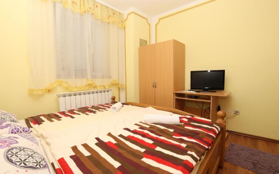 Rooms Odmaraliste Jablan Сень Екстер'єр фото