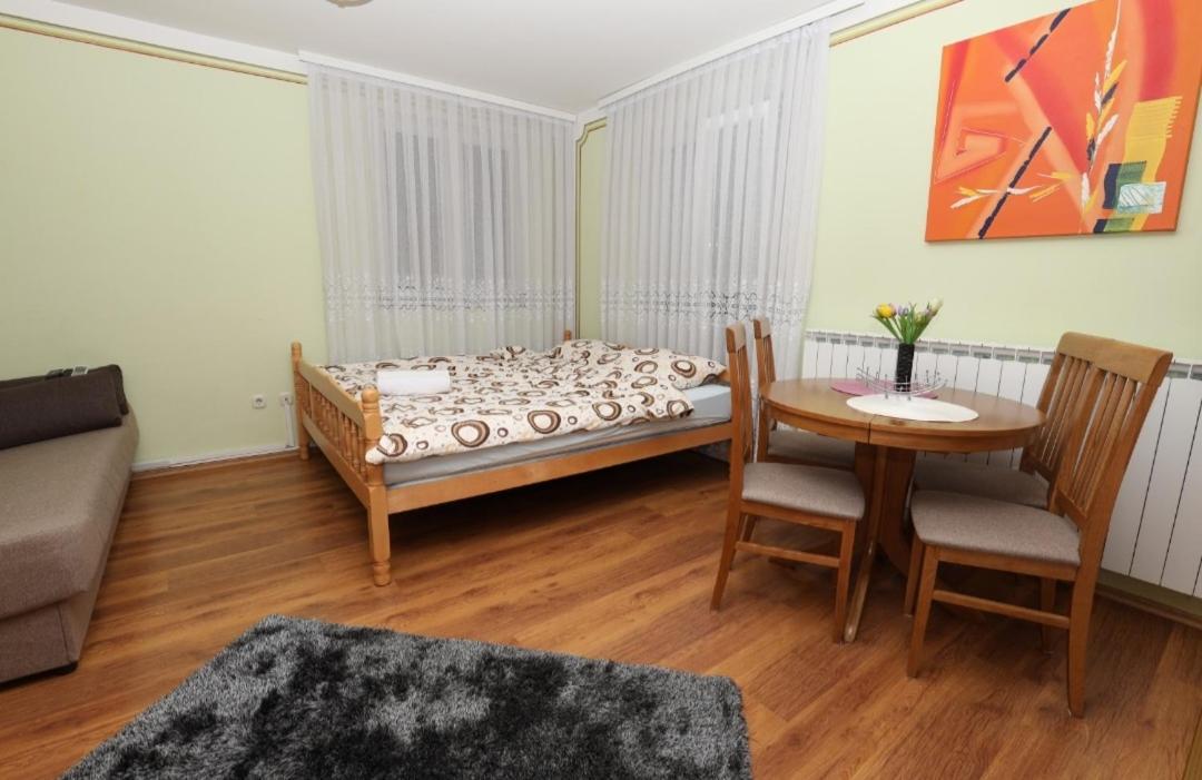Rooms Odmaraliste Jablan Сень Екстер'єр фото