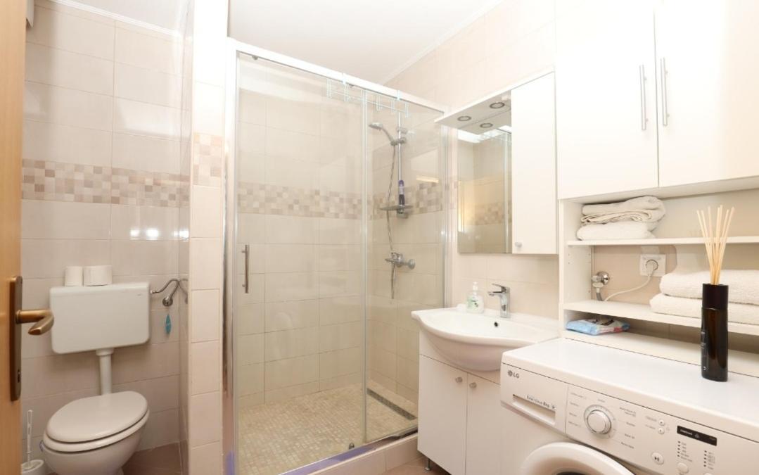 Rooms Odmaraliste Jablan Сень Екстер'єр фото